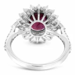 Bague or gris rubis diamants