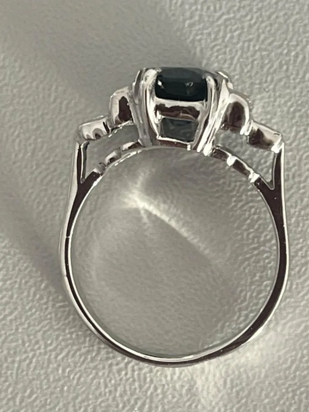 Bague Or Gris Saphir Certifié Diamants
