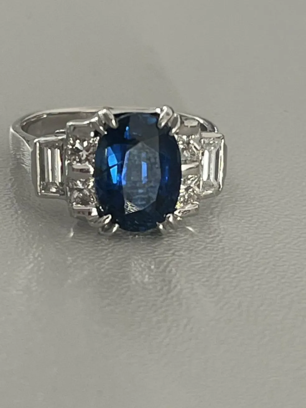 Bague Or Gris Saphir Certifié Diamants