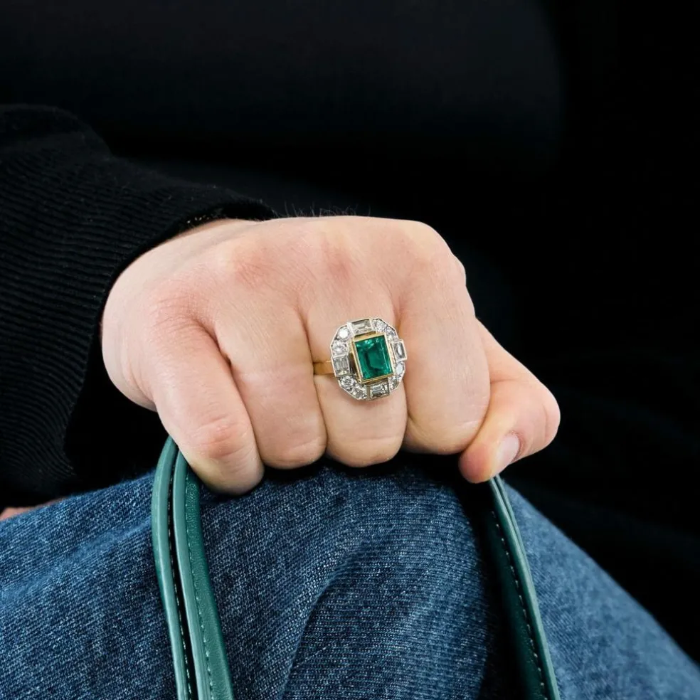 Bague or jaune Émeraude de Colombie et diamants