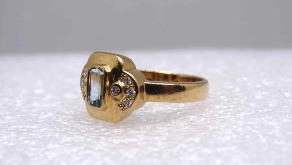 Bague or jaune, aigue-marine et diamants