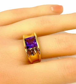 Bague or jaune améthyste carrée