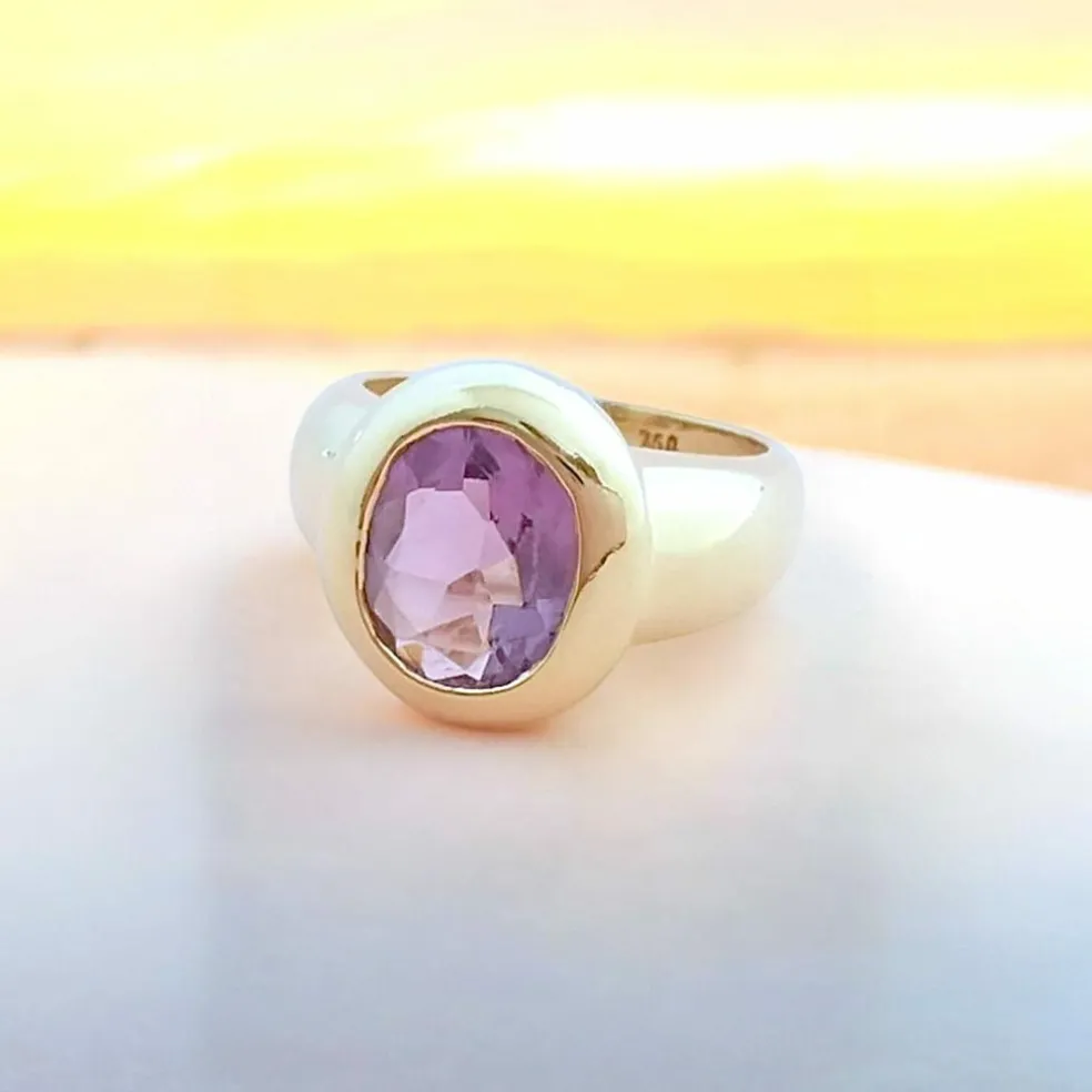 Bague or jaune améthyste ovale