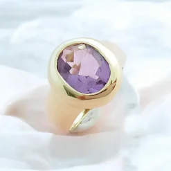 Bague or jaune améthyste ovale