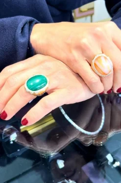 Bague or jaune brossée ornée d'une malachite