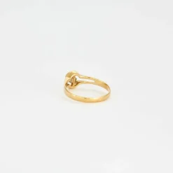 Bague or jaune centrée d'un diamant