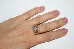 Bague Or Jaune Chaton Rectangulaire Perles Et Pierres