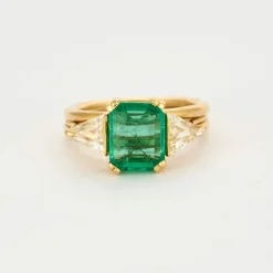 Bague or jaune, diamant et émeraude Zambienne