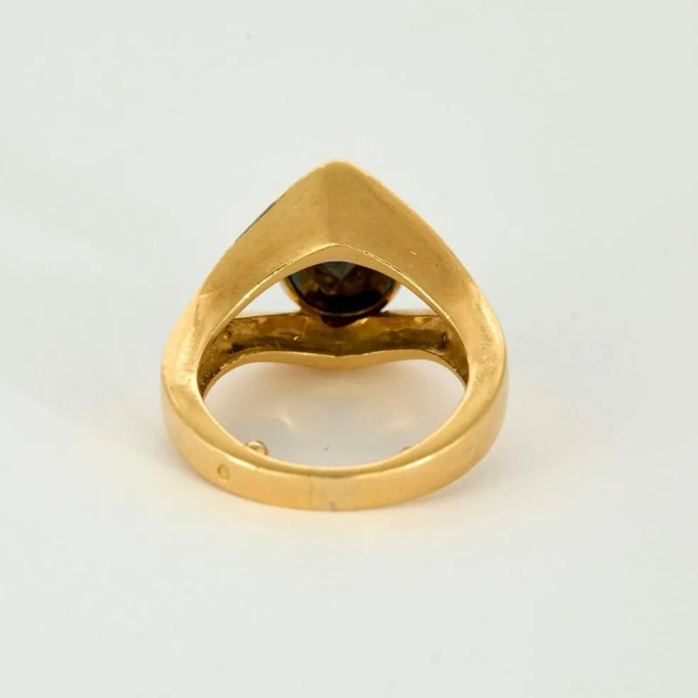 Bague or jaune, diamant noir