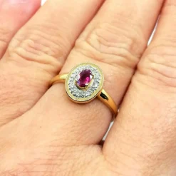 Bague or jaune diamants rubis