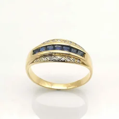 Bague or jaune, diamants, saphirs