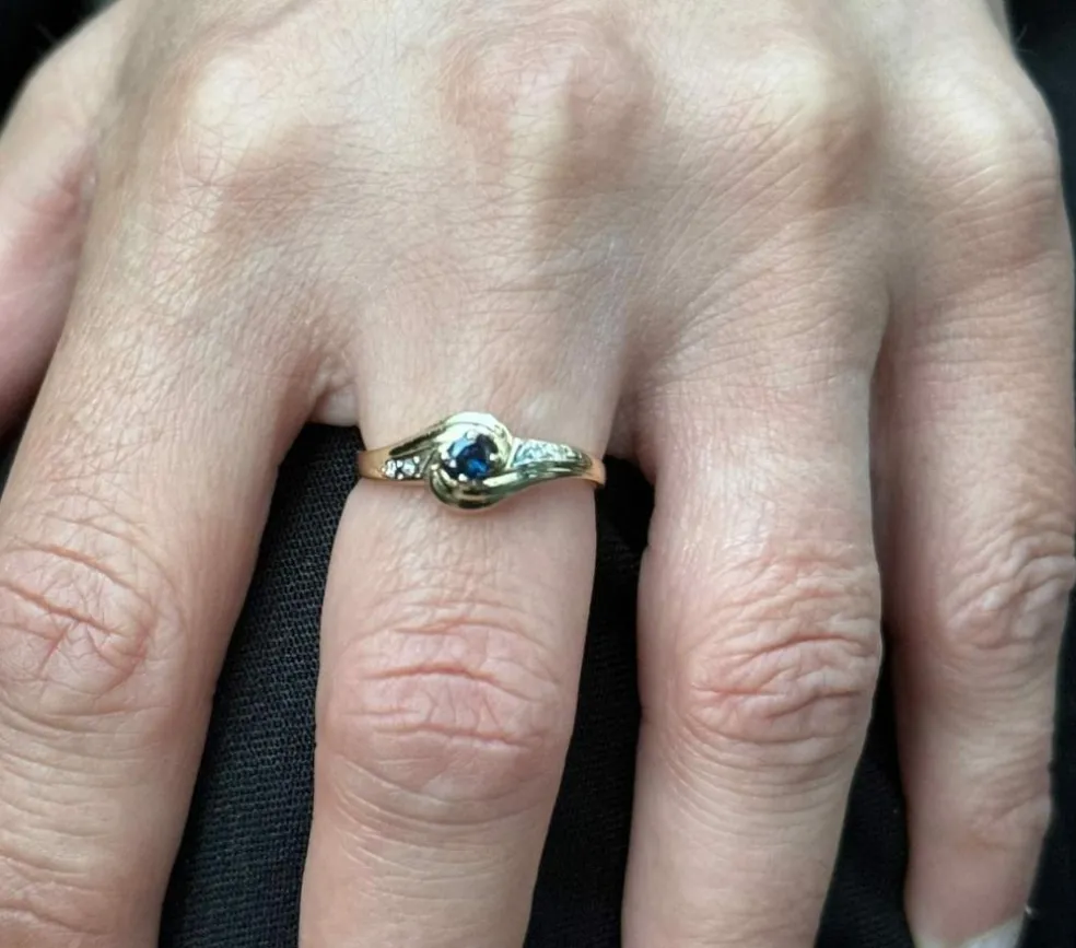 Bague or jaune diamants saphir