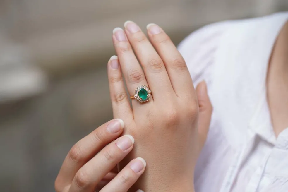 Bague Or jaune Emeraude Diamants