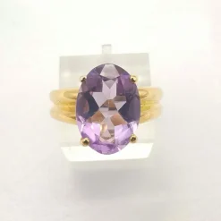Bague or jaune et améthyste