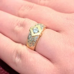 Bague or jaune et diamants