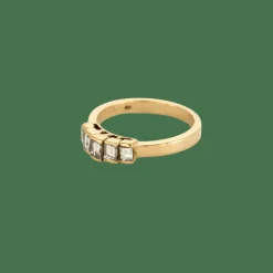 BAGUE OR JAUNE ET DIAMANTS.