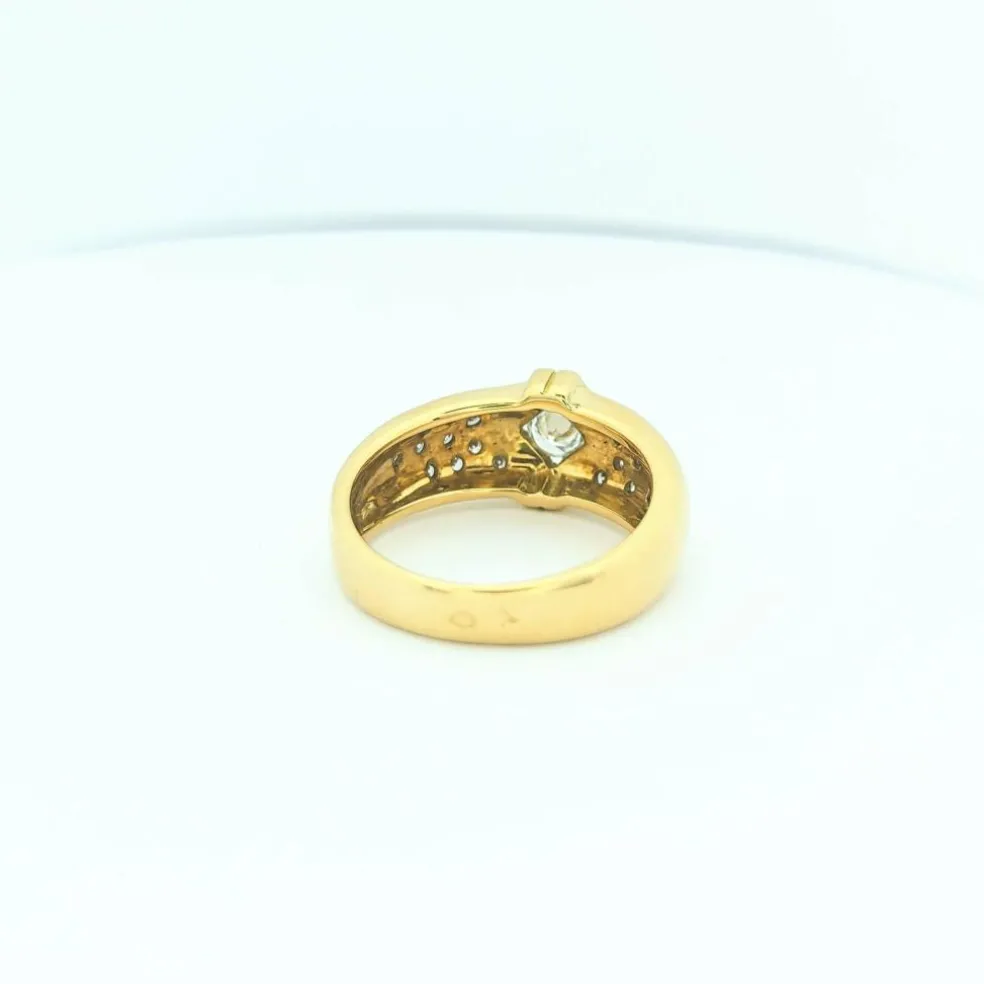 Bague or jaune et diamants