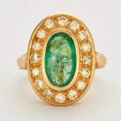 Bague or jaune et émeraude, diamants.