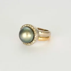 Bague or jaune et or blanc, perle et diamants