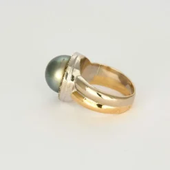 Bague or jaune et or blanc, perle et diamants