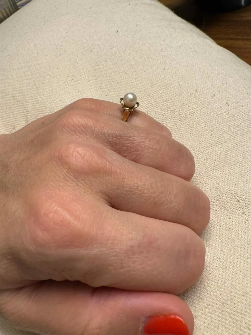 Bague or jaune et perle