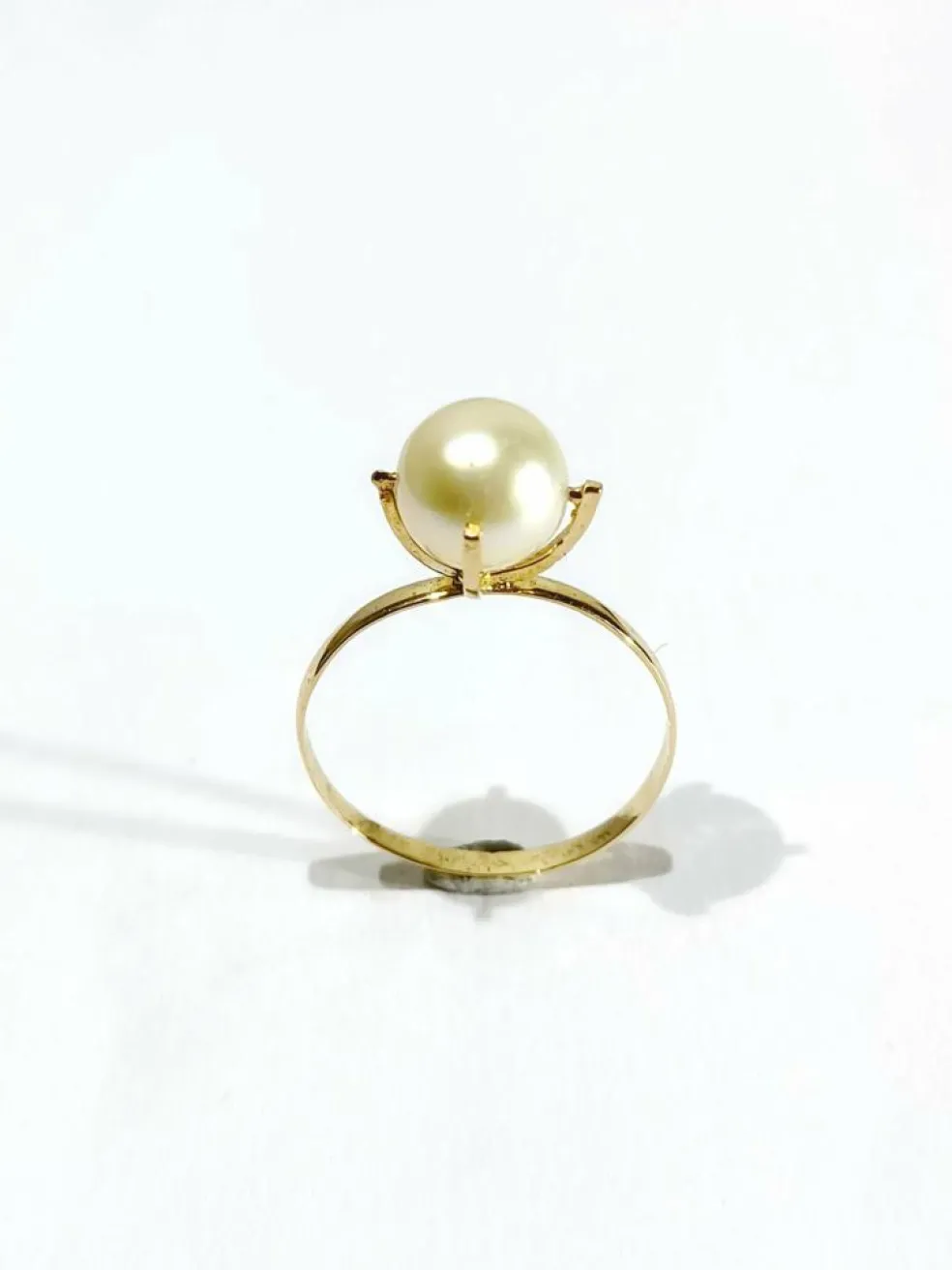Bague or jaune et perle