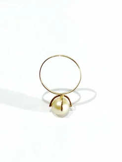 Bague or jaune et perle
