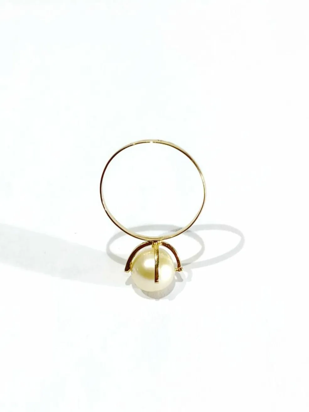 Bague or jaune et perle