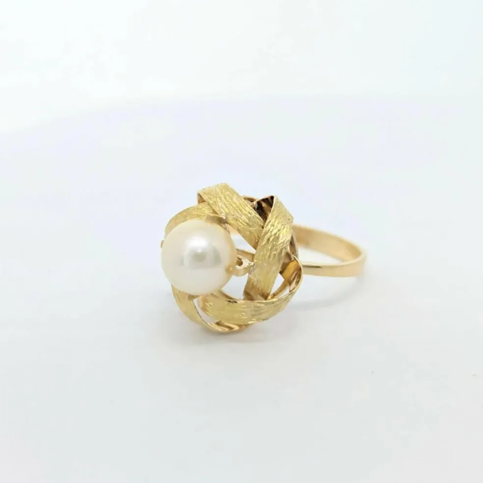 Bague or jaune et perle