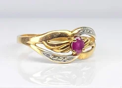 Bague or jaune et rubis