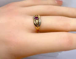 Bague or jaune et rubis
