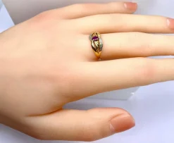 Bague or jaune et rubis