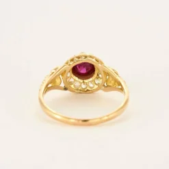 Bague or jaune et rubis cabochon