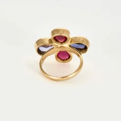 Bague or jaune 18kt rubis saphirs