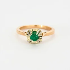 Bague or jaune émeraude