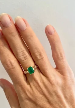 Bague or jaune émeraude