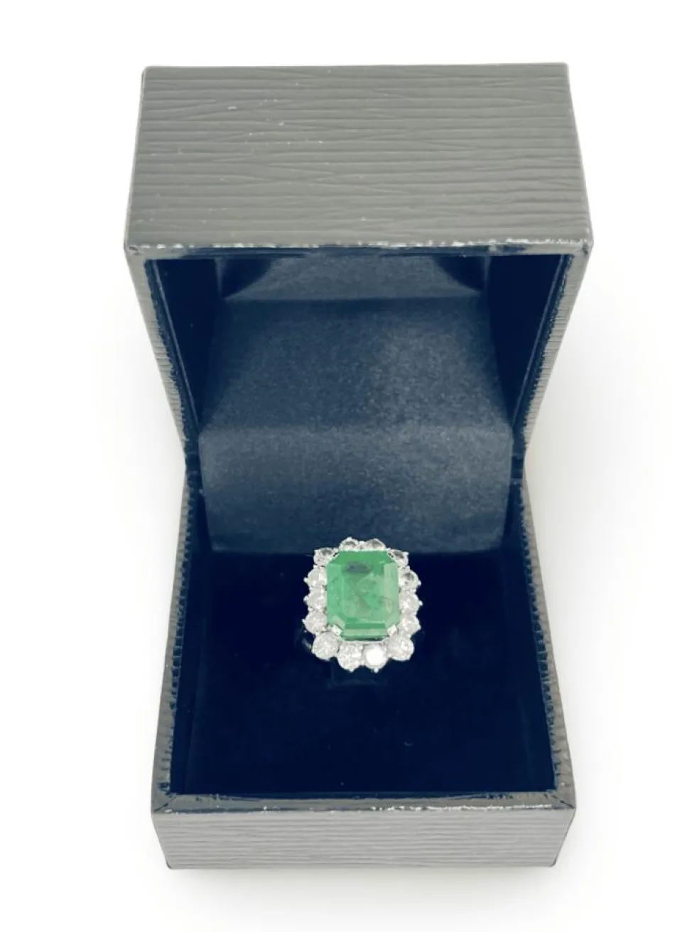 Bague or jaune émeraude 6,80 ct