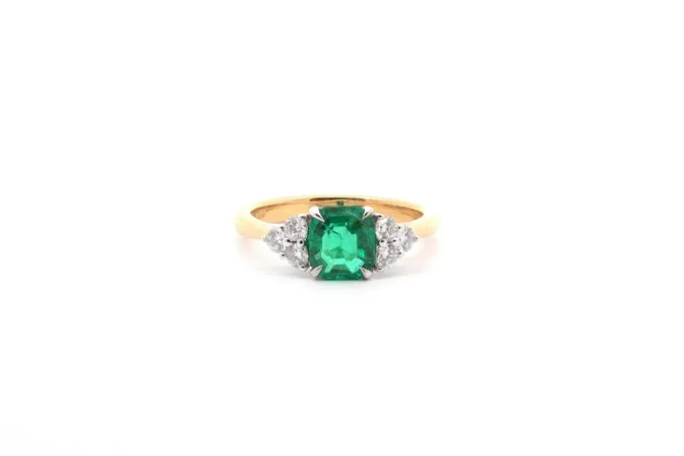 Bague or jaune émeraude 1,24cts et diamants