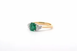 Bague or jaune émeraude 1,24cts et diamants