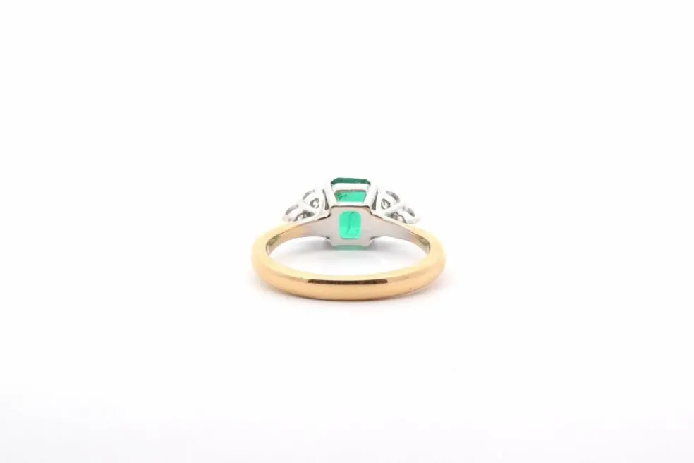 Bague or jaune émeraude 1,24cts et diamants