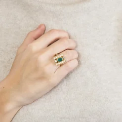 Bague or jaune, émeraude et diamants