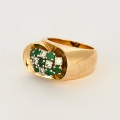 Bague or jaune, émeraude et diamants