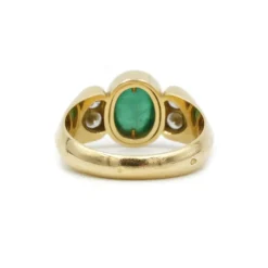 Bague or jaune émeraude etdiamants