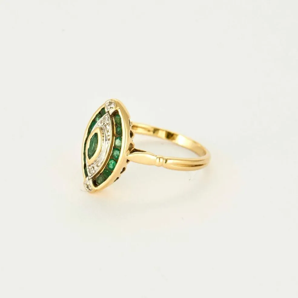 Bague or jaune, émeraude et diamants