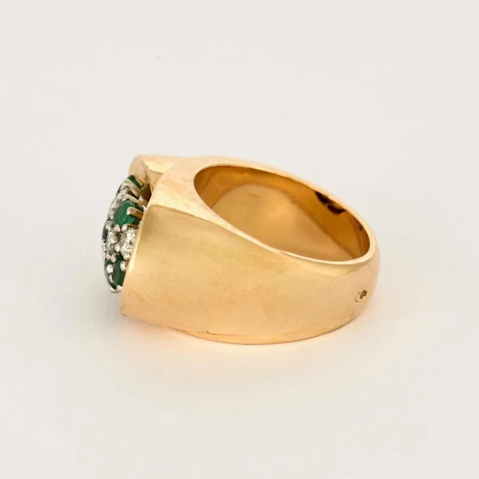 Bague or jaune, émeraude et diamants