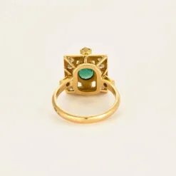 Bague or jaune, émeraude et diamants