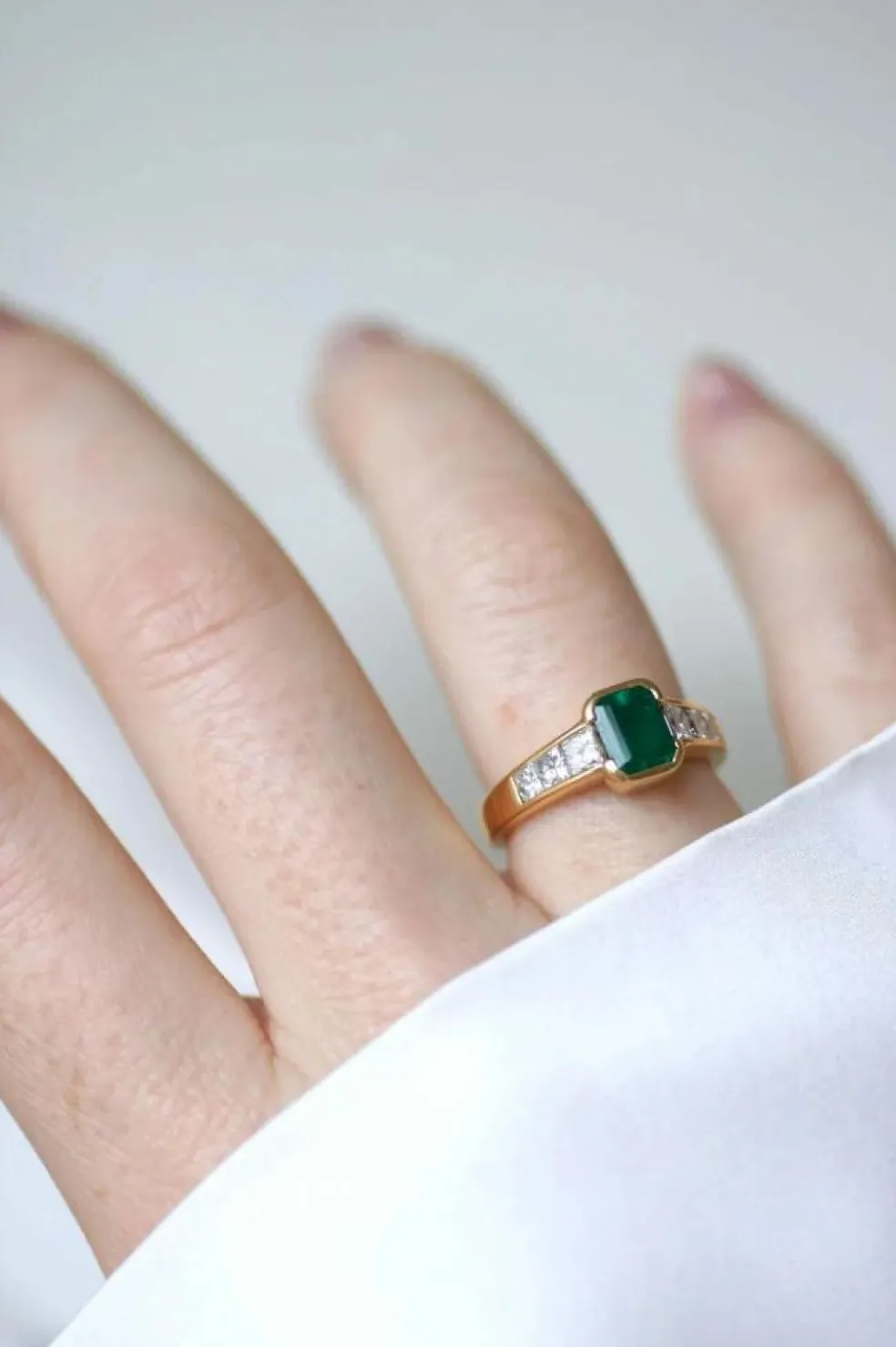 Bague or jaune émeraude et diamant Princesse
