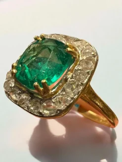 bague or jaune émeraude pavage diamants