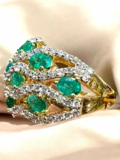 bague or jaune émeraudes et diamants