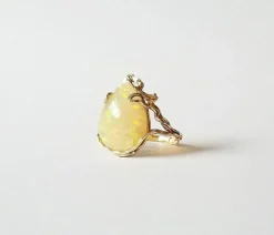 Bague or jaune opale